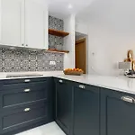 Apartment New & Beautiful Walk To The - Rdr251 *